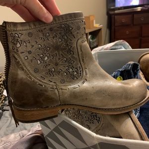 Like new! Worn maybe 5 times